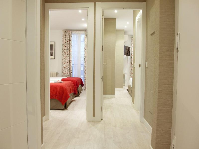 Feelathome Madrid Suites Apartments image
