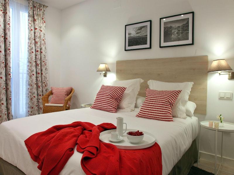 Feelathome Madrid Suites Apartments image