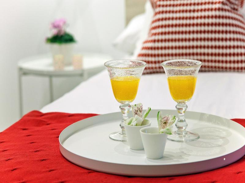Feelathome Madrid Suites Apartments image