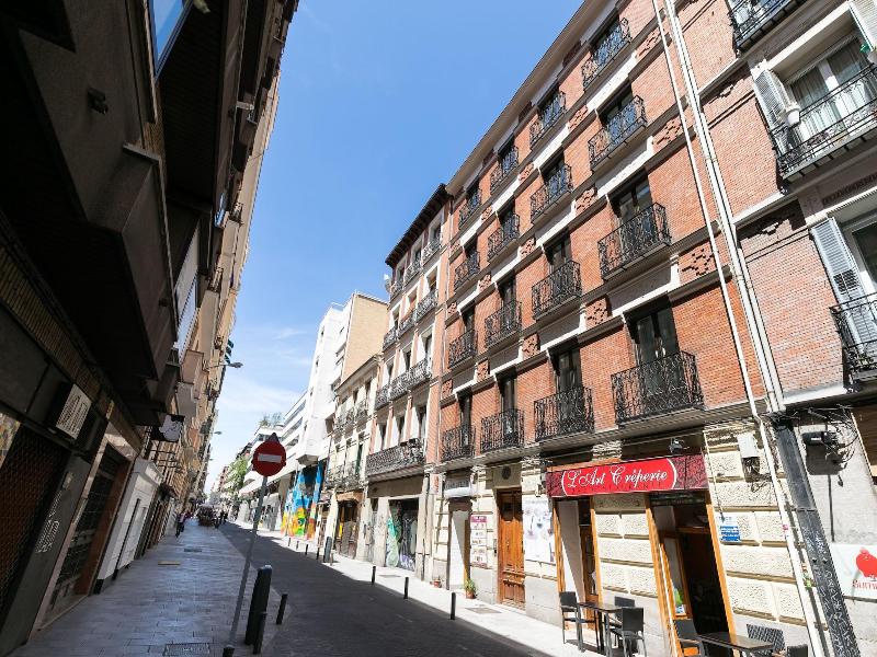 Feelathome Madrid Suites Apartments image