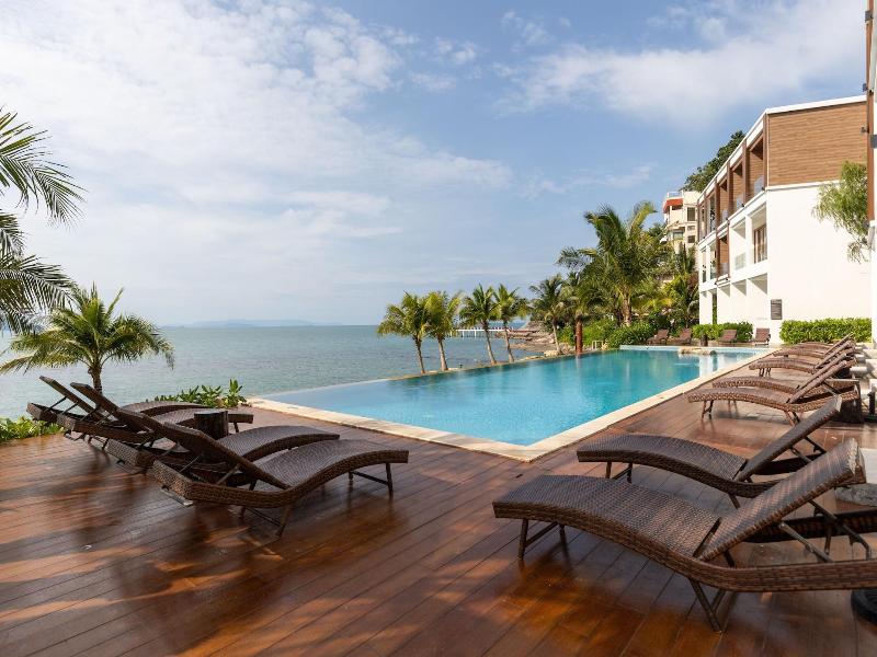 X Sea Khanom Harbor Bay Resort