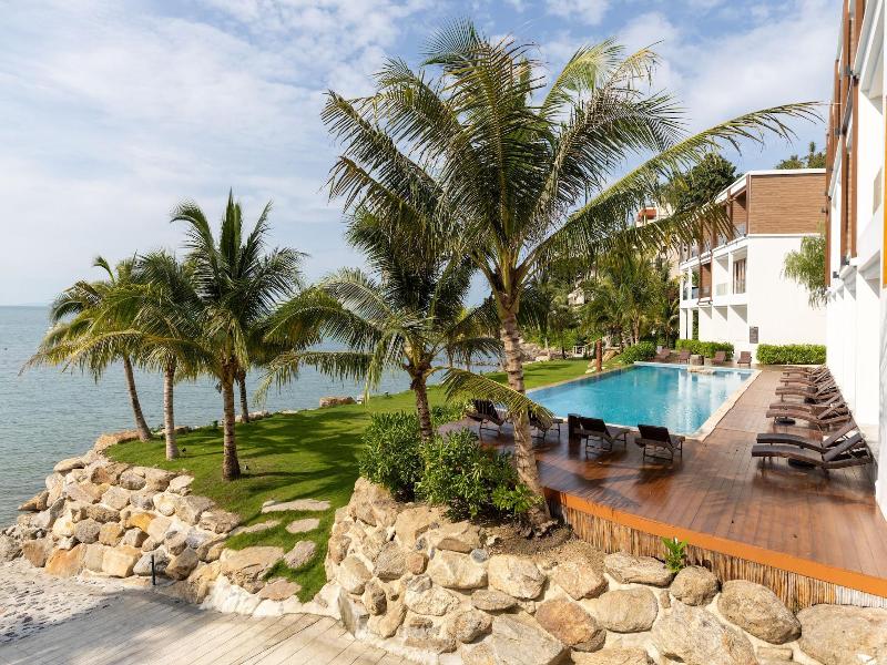 X Sea Khanom Harbor Bay Resort