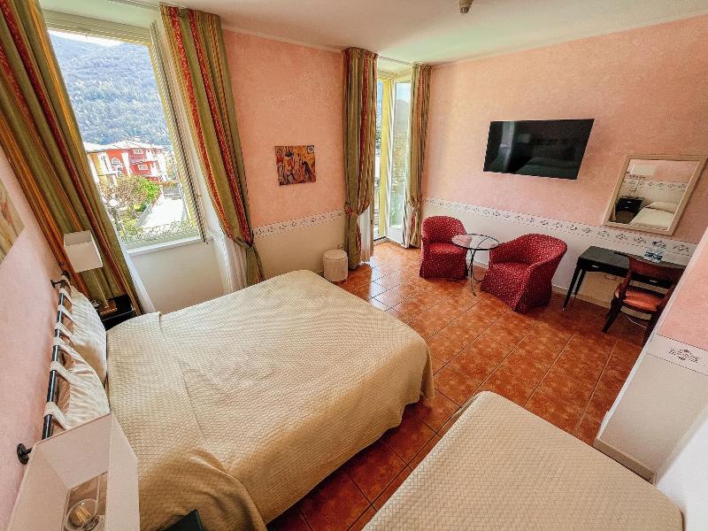 Hotel Caroline image