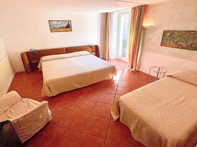 Hotel Caroline image