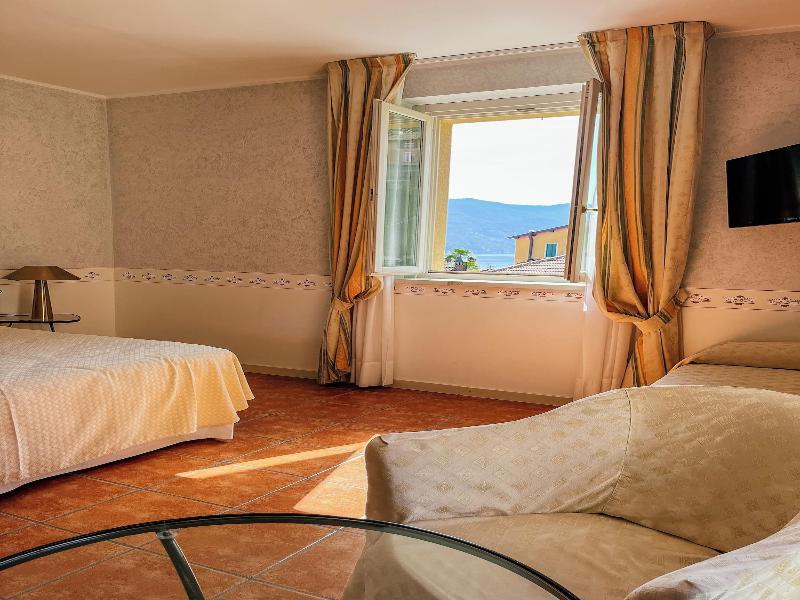 Hotel Caroline image