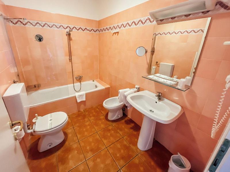 Hotel Caroline image