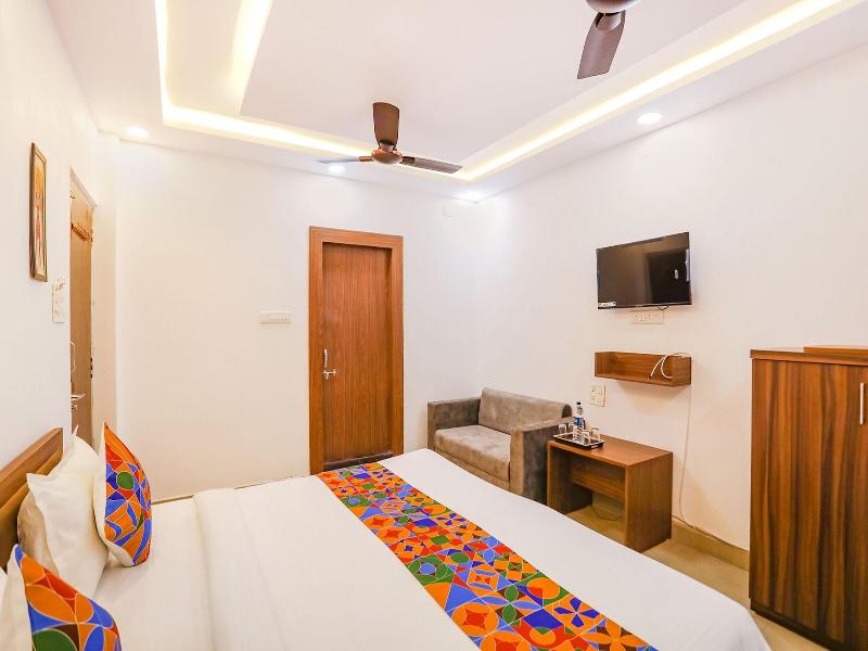 Fabhotel Duke Inn 5