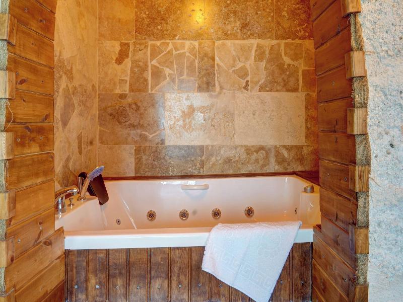 Ceran Stone House