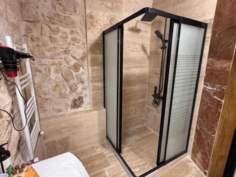Ceran Stone House image