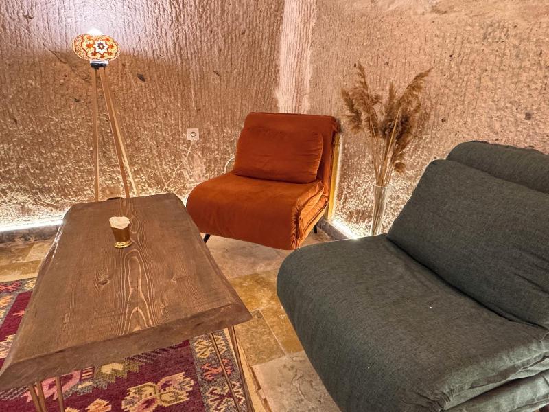 Ceran Stone House image