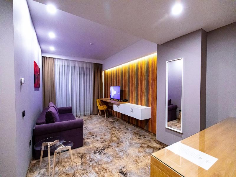 Grand View Hotel & Suites Copou 4