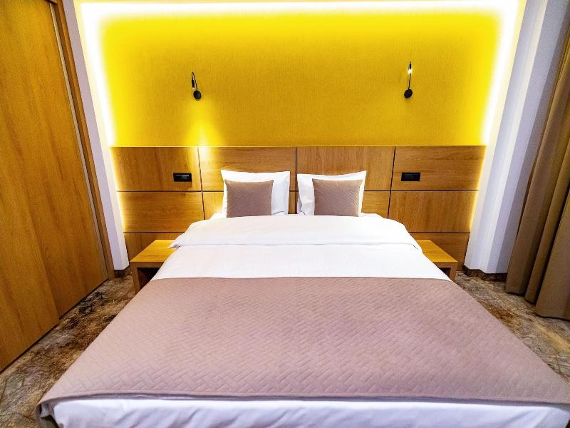 Grand View Hotel & Suites Copou 5