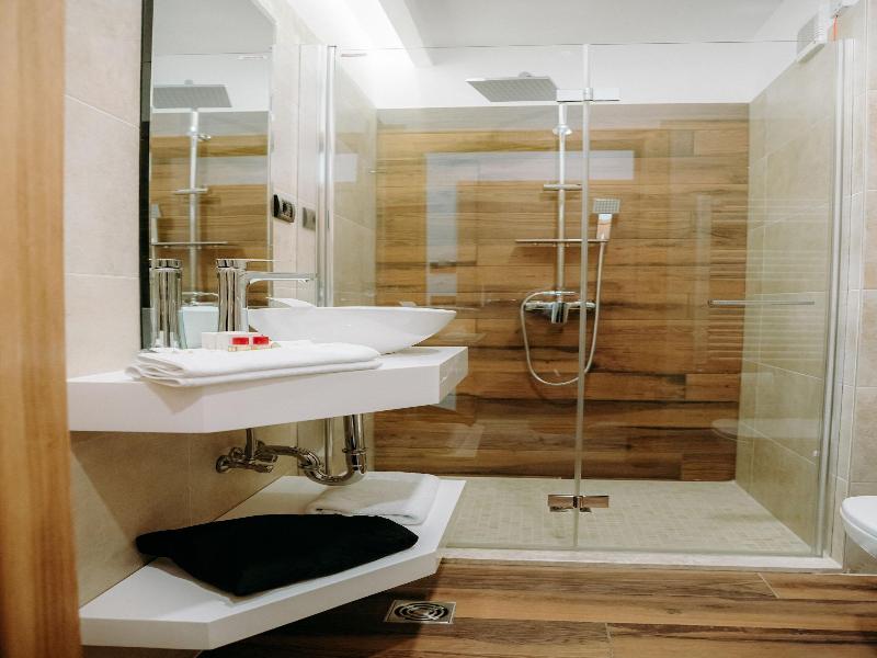 Grand View Hotel & Suites Copou image