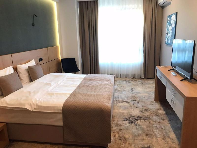 Grand View Hotel & Suites Copou image