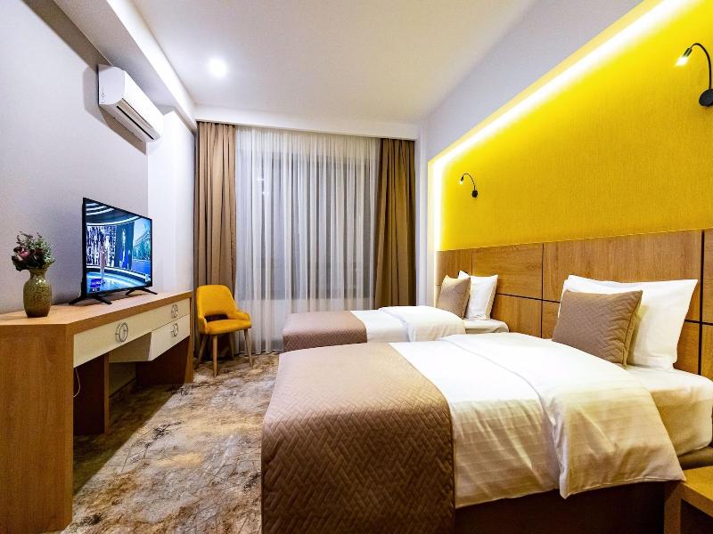 Grand View Hotel & Suites Copou image