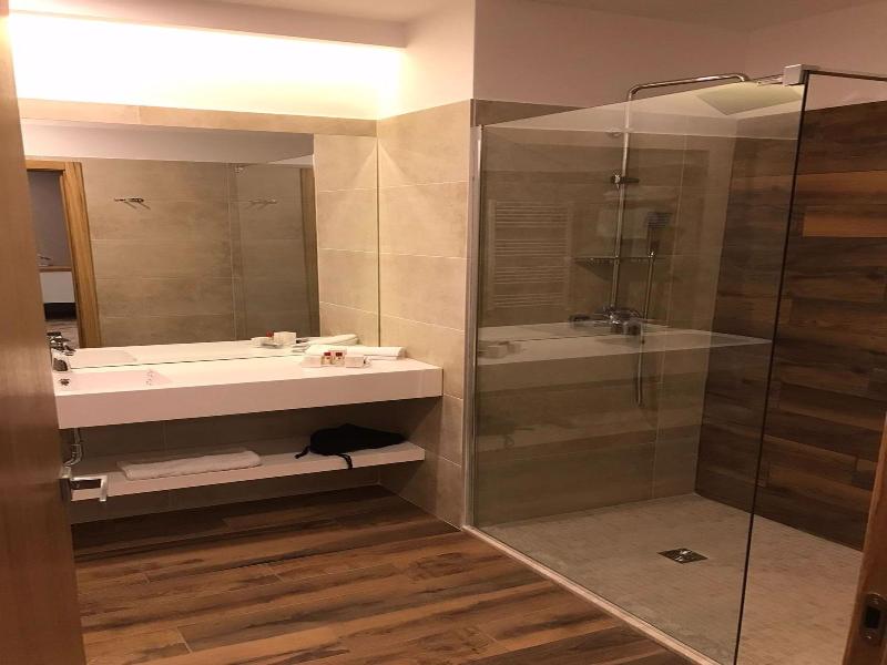 Grand View Hotel & Suites Copou image
