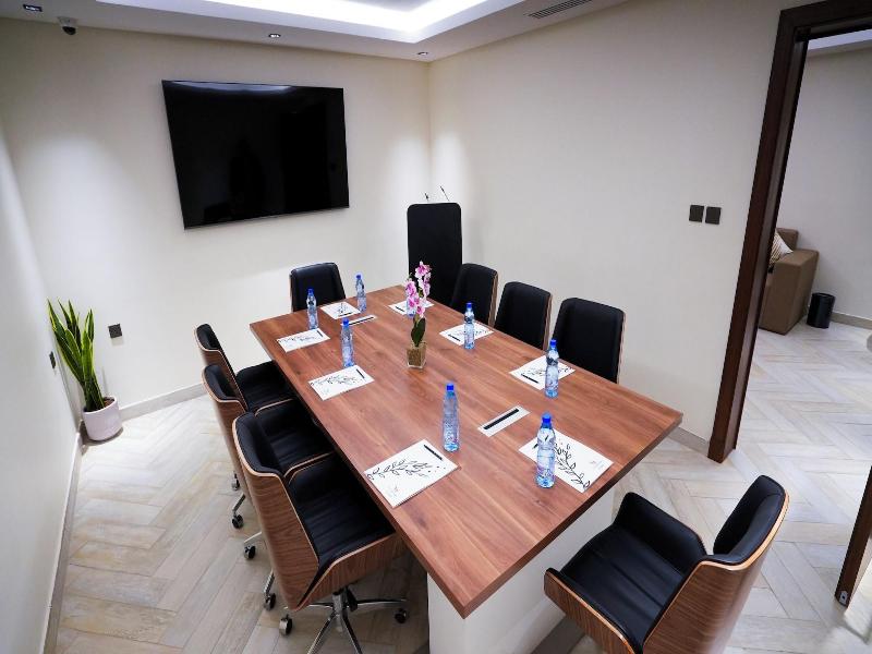 Hotel Vivian Park El Raed — view