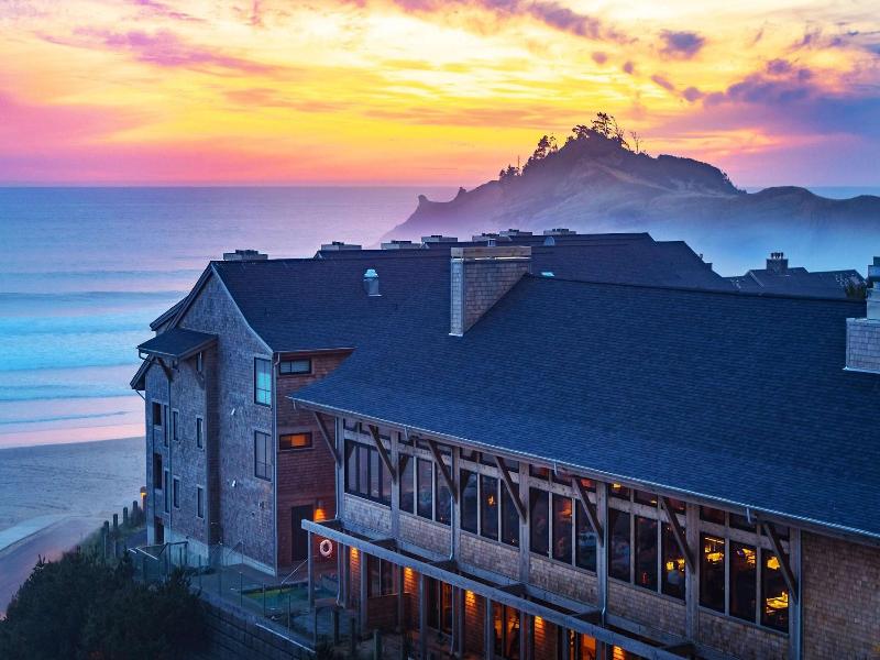 Headlands Coastal Lodge & Spa