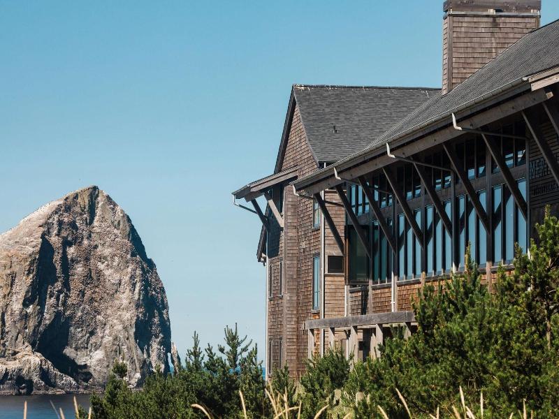 Headlands Coastal Lodge & Spa