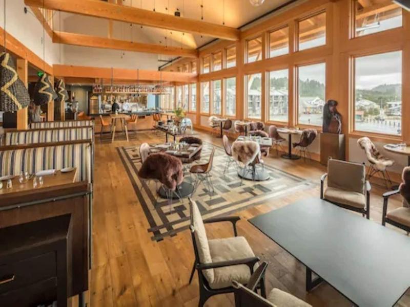 Headlands Coastal Lodge & Spa