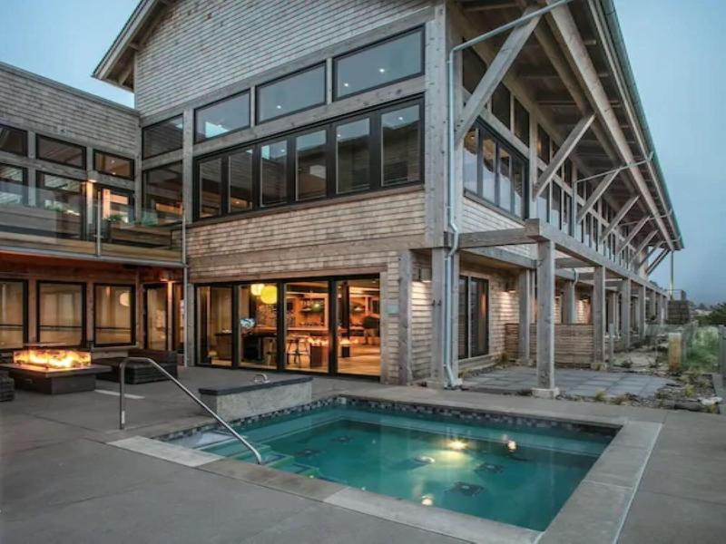 Headlands Coastal Lodge & Spa