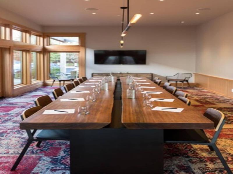 Headlands Coastal Lodge & Spa