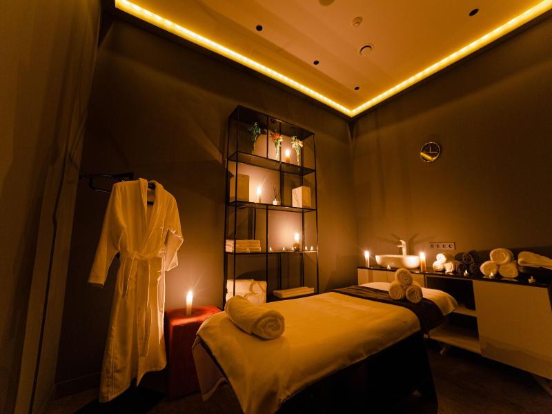 Frankfort Hotel & Spa image