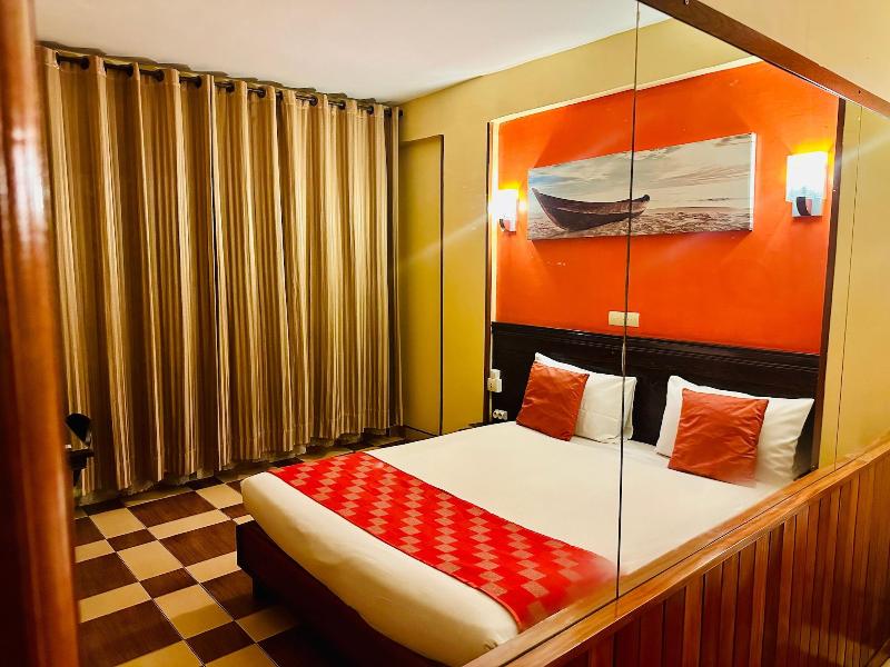 Yaahot Hotel image