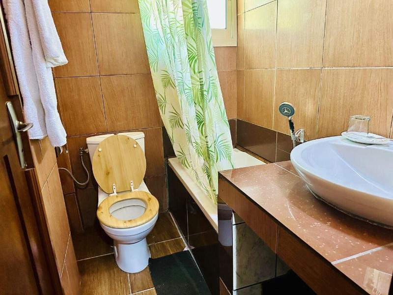 Yaahot Hotel image