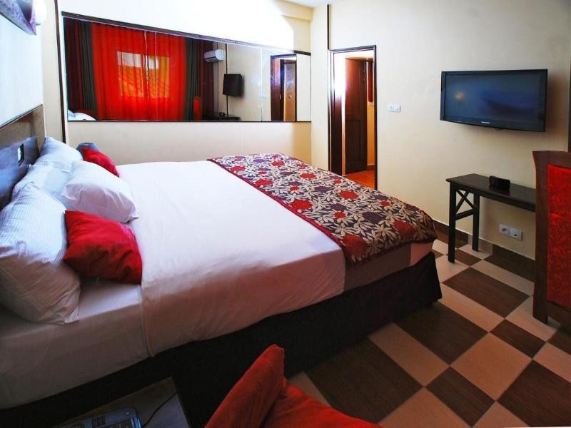 Yaahot Hotel image