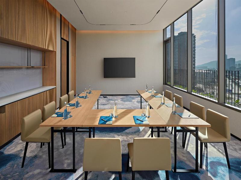 Hyatt Place Ha Long Bay, Bai Chay image