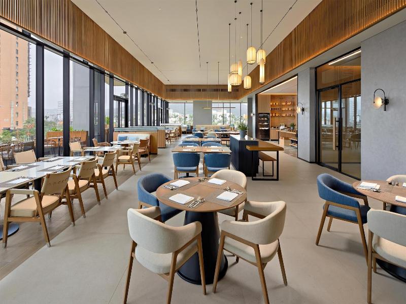 Hyatt Place Ha Long Bay, Bai Chay image