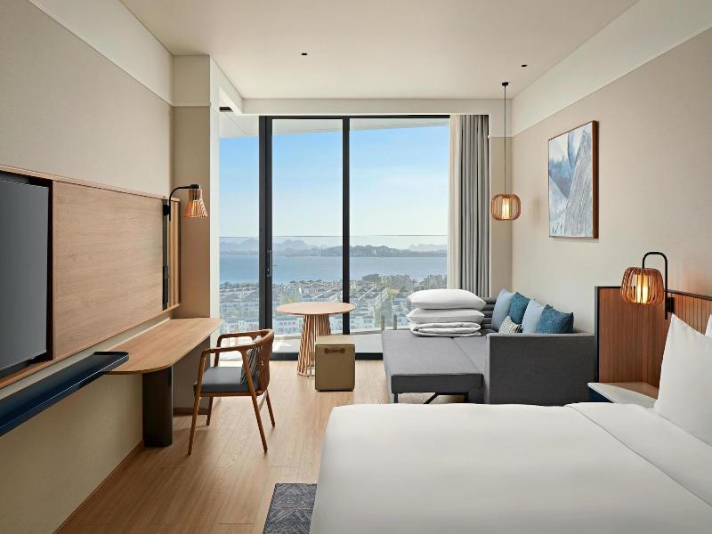 Hyatt Place Ha Long Bay, Bai Chay image