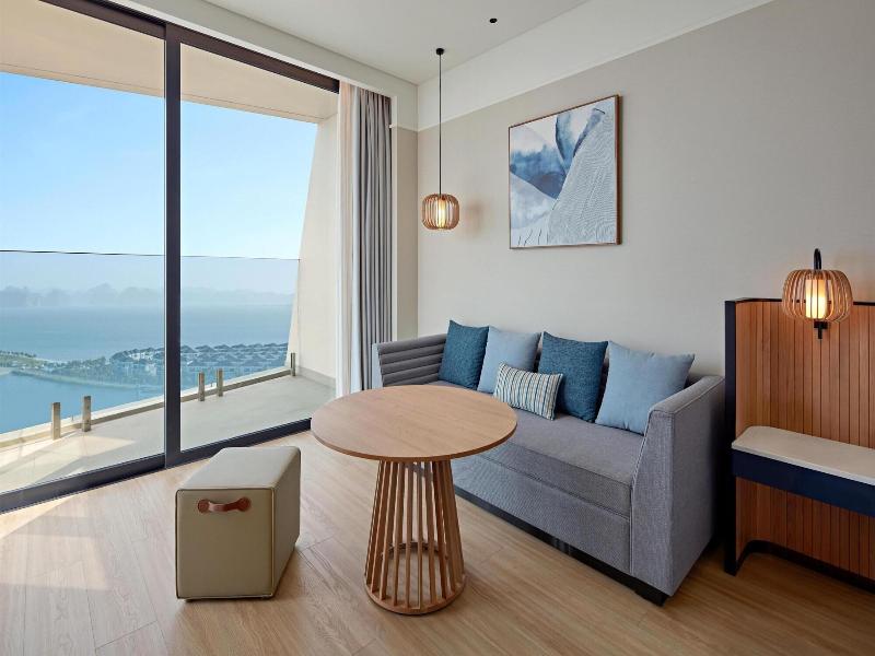 Hyatt Place Ha Long Bay, Bai Chay image