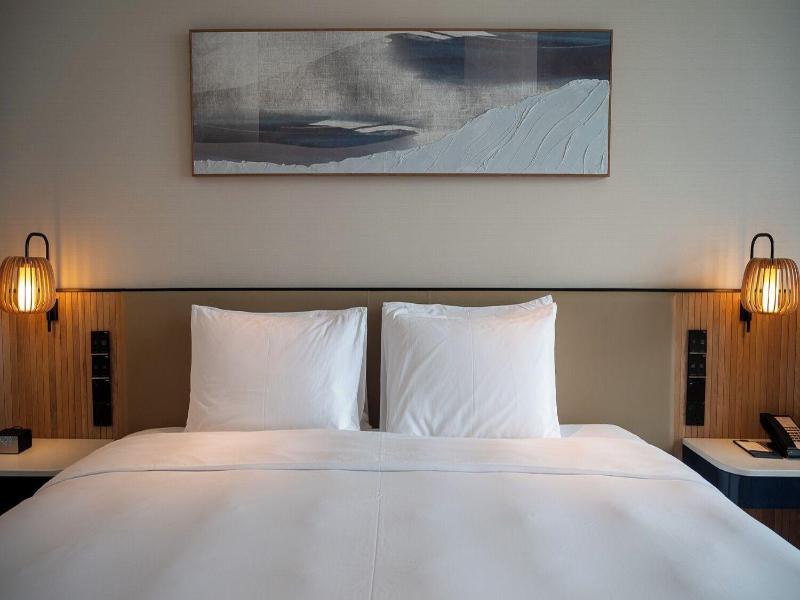 Hyatt Place Ha Long Bay, Bai Chay image