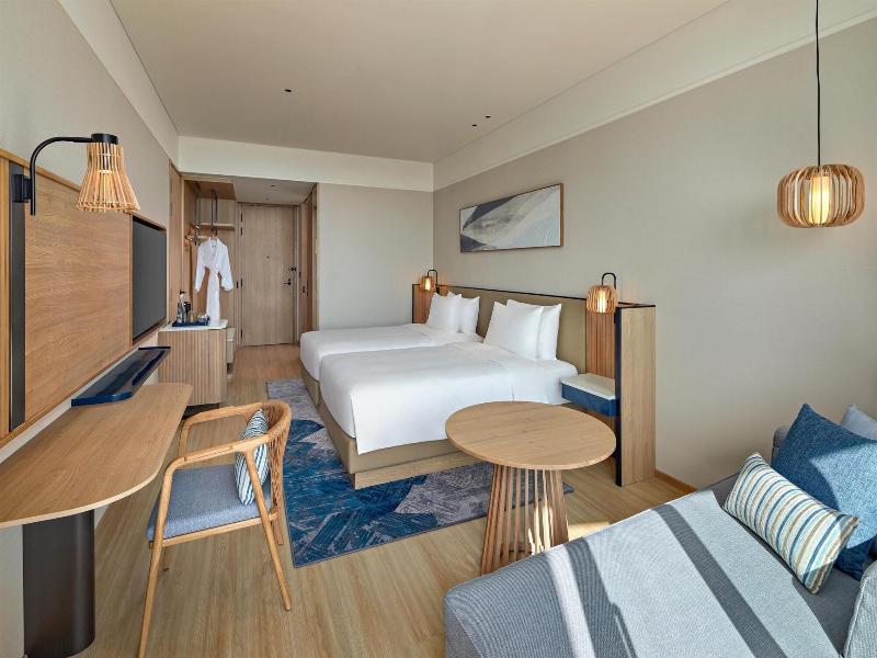 Hyatt Place Ha Long Bay, Bai Chay image