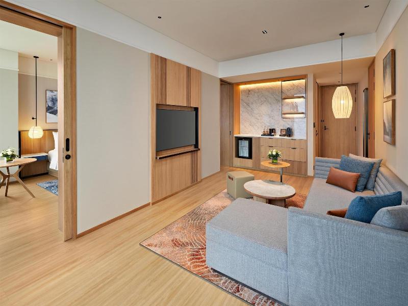Hyatt Place Ha Long Bay, Bai Chay image