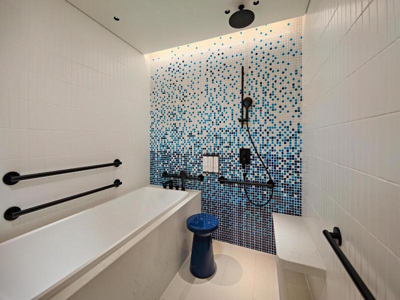 Hyatt Place Ha Long Bay, Bai Chay image