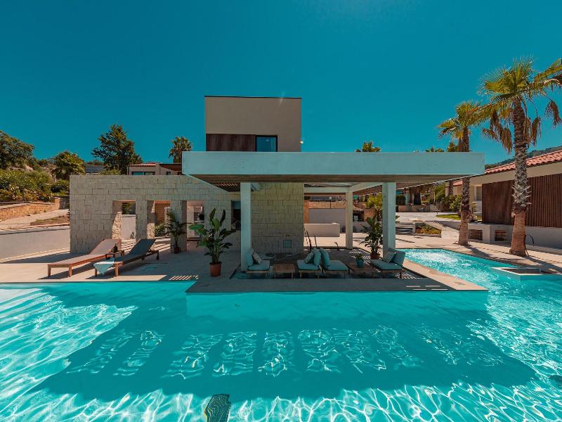 Insulae Resort image