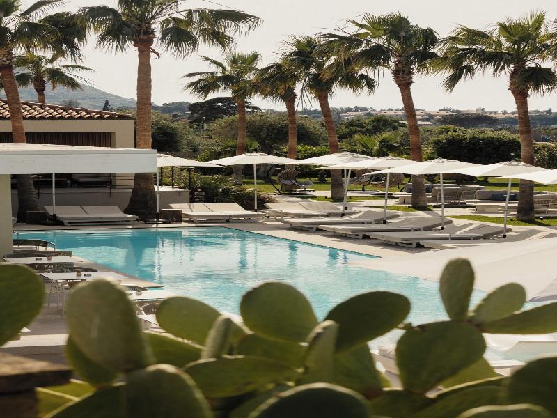 Insulae Resort image