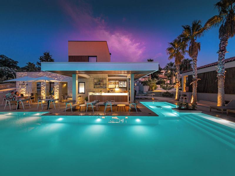 Insulae Resort image