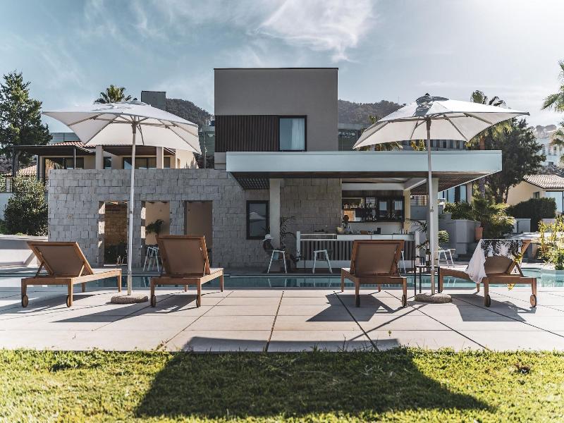 Insulae Resort image