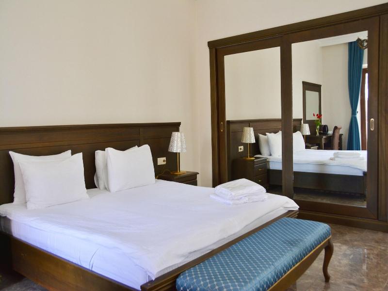 Hotel O. Galogre image