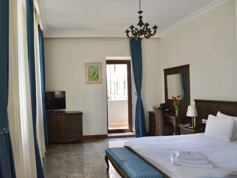 Hotel O. Galogre image
