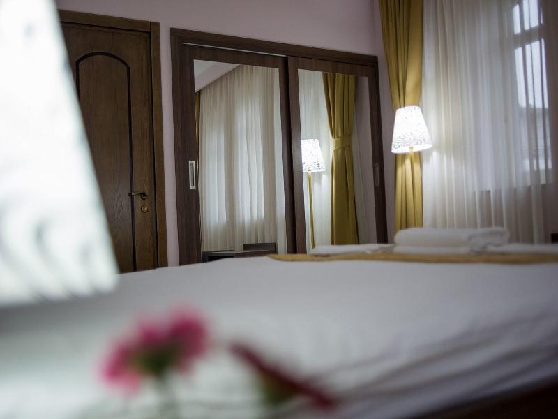 Hotel O. Galogre image