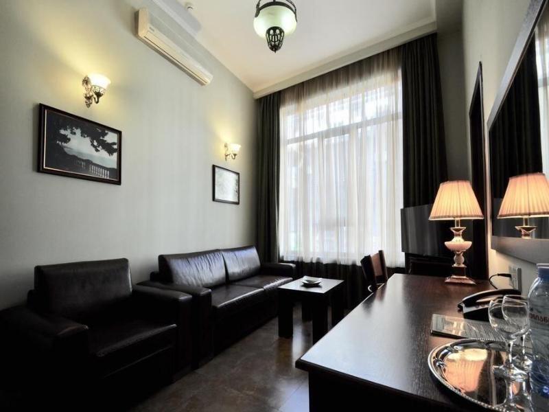 Hotel O. Galogre image