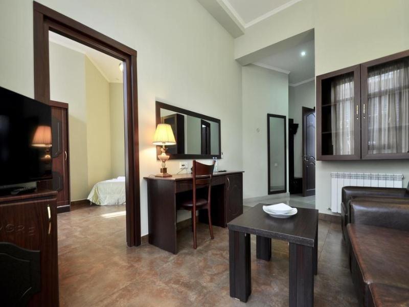 Hotel O. Galogre image
