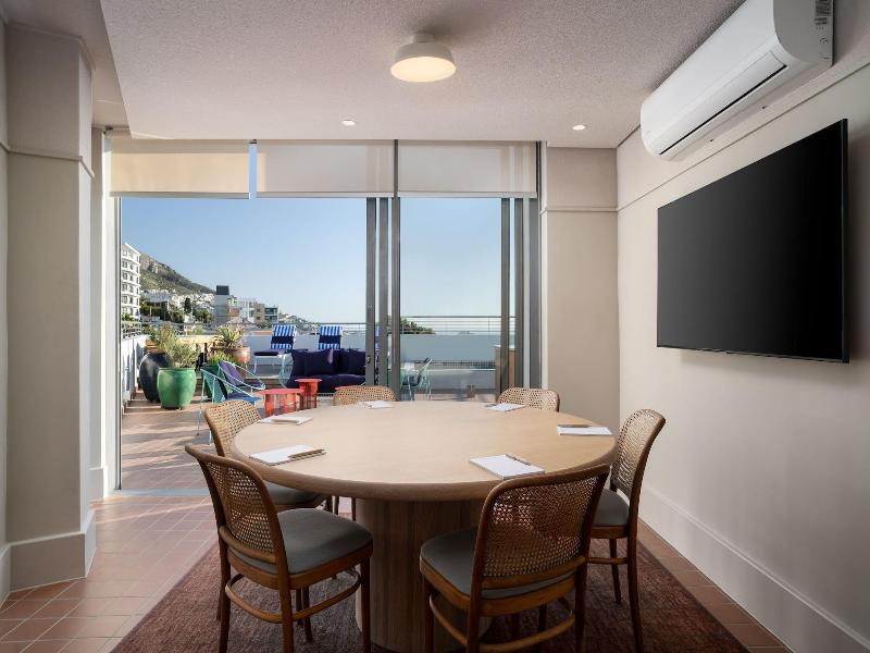 Home Suite Hotels Sea Point image