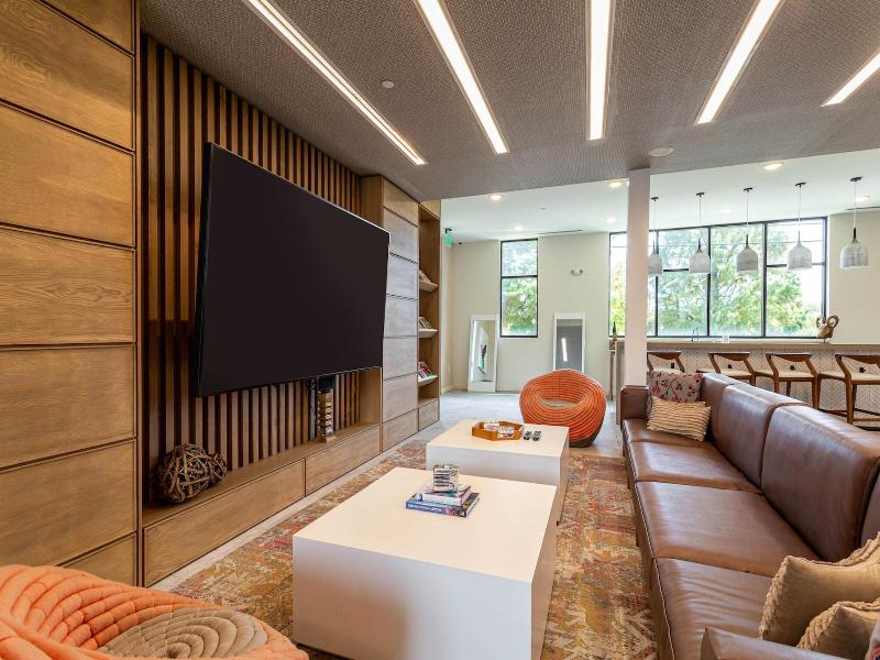 Kasa Freemorewest Charlotte image