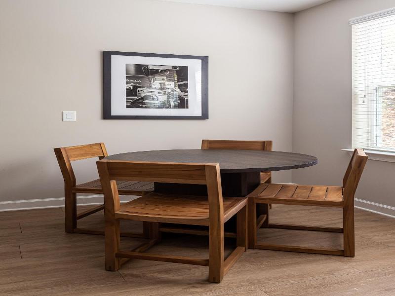 Kasa Freemorewest Charlotte image